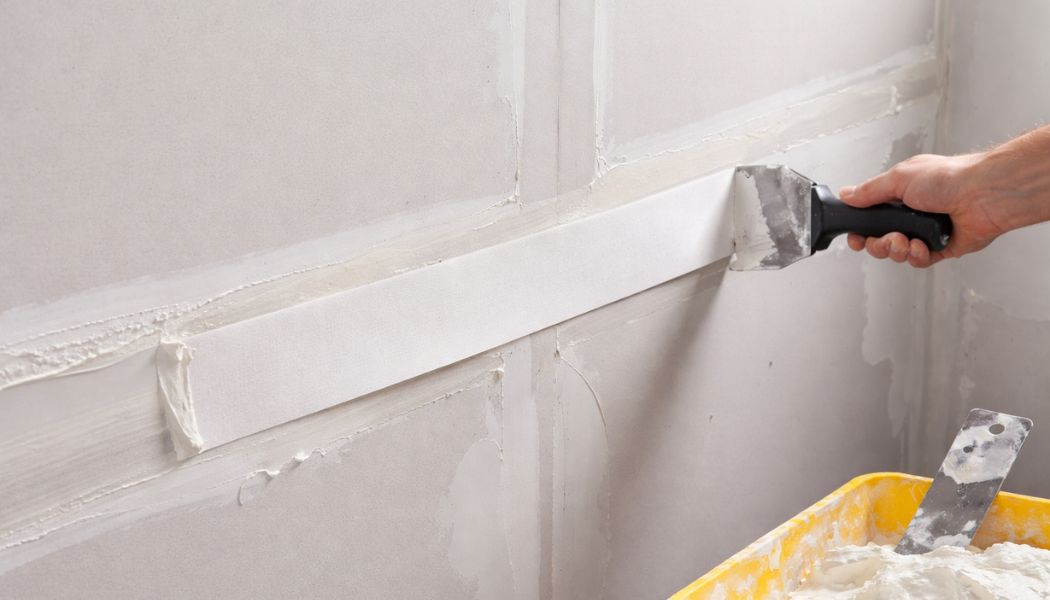 Faut-il humidifier les bandes placo ?